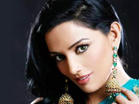 സെക്‌സിയാവണം; രതിചേച്ചി ബ്രേക്കെടുക്കുന്നു