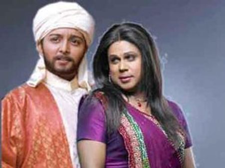 ദിലീപിന്റെ മോഹിനിയോ മഞ്ജുവിന്റെ മന്‍സൂറോ?