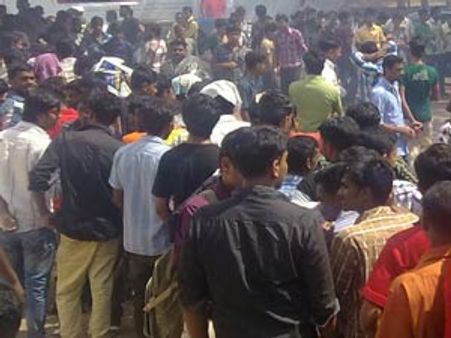ദുരിതം ഏറ്റുവാങ്ങേണ്ടവരാണോ പ്രേക്ഷകര്‍?