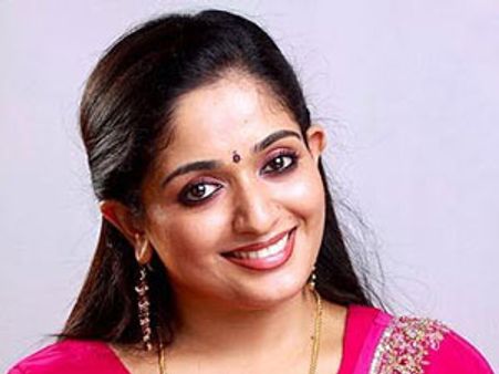 ബ്രേക്കിംഗ് ന്യൂസ് ലൈവില്‍ കാവ്യ