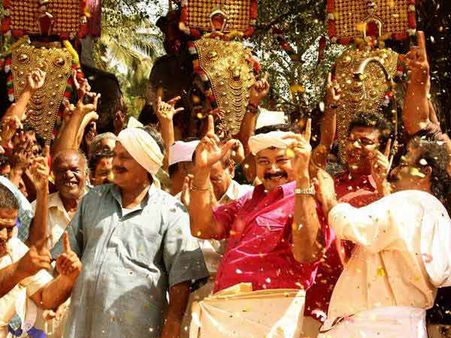 തിരുവമ്പാടി തമ്പാന്‍ ആനക്കുരുക്കില്‍!!