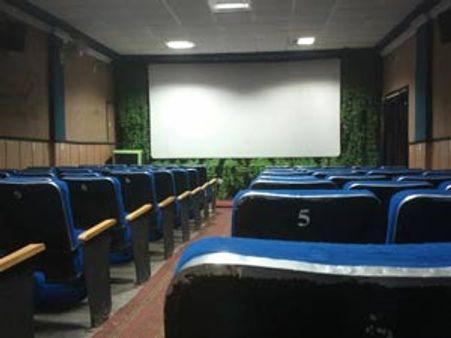 ഫിലിം എക്‌സിബിറ്റേഴ്‌സിന്റെ മാടമ്പിത്തരം