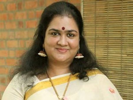 ഒടുക്കം ഉര്‍വശി സിനിമാക്കാരനെ ഭര്‍ത്താവാക്കി