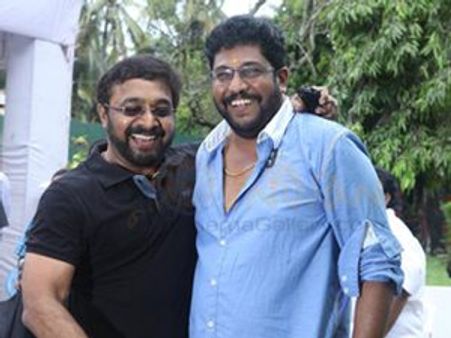 തീപ്പൊരി പേന രഞ്ജി താഴെവെയ്ക്കുന്നു