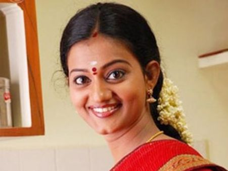 നടി പ്രിയങ്ക നായര്‍ വിവാഹിതയായി