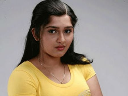 ലാലേട്ടനും മമ്മൂക്കയും ഇപ്പോഴും ചെറുപ്പം: സനുഷ