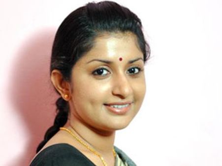 ഗോസിപ്പിന് ഗുഡ്‌ബൈ മീര പുതിയ രൂപത്തില്‍ ഭാവത്തില്‍