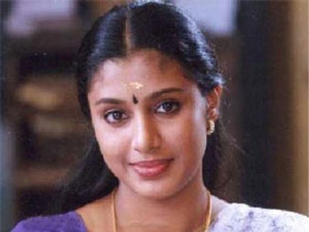 ജനങ്ങള്‍ ഇഷ്ടപ്പെടുന്നിടത്തോളം സിനിമയില്‍ തുടരും - സംയുക്താ വര്‍മ്മ