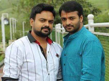 മാങ്ങാപ്പറിയും ചളിക്കുത്തുമായി ജയസൂര്യയും