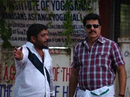 ജോണി ആന്റണി വളരുന്നു പടവലങ്ങ പോലെ!!