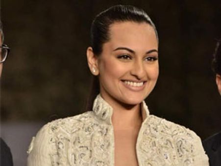 സോനാക്ഷിയുടെ നെറ്റി എഡിറ്റര്‍മാര്‍ക്ക് തലവേദന