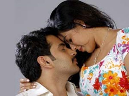 ഷംനയും ഹേമന്തിന്റെ വലയില്‍പ്പെട്ടോ?