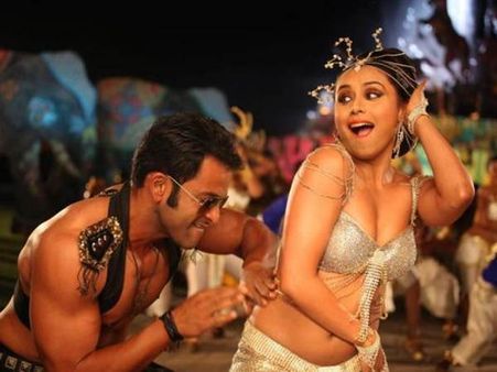 ഇത്രയ്ക്ക് വേണമായിരുന്നോ പൃഥ്വി?