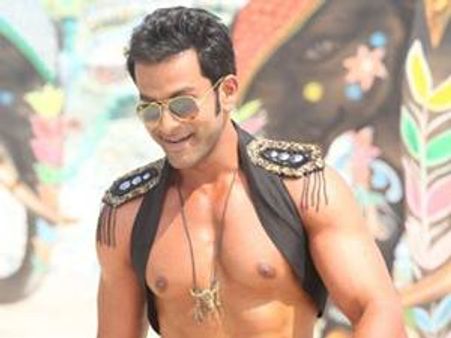 അയ്യ: പുറത്തിറങ്ങും മുമ്പേ പൃഥ്വി തടിയൂരി