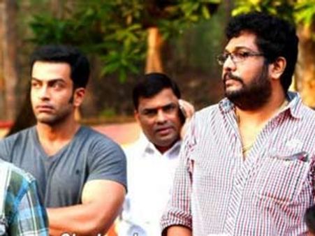 പൃഥ്വിച്ചിത്രമെടുത്ത് സമയം പാഴാക്കാനില്ലെന്ന് ഷാജി