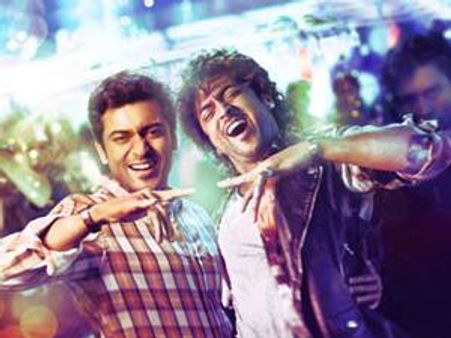 മുറിച്ചുമാറ്റല്‍: തിയറ്റര്‍ അടിച്ചുതകര്‍ത്തു