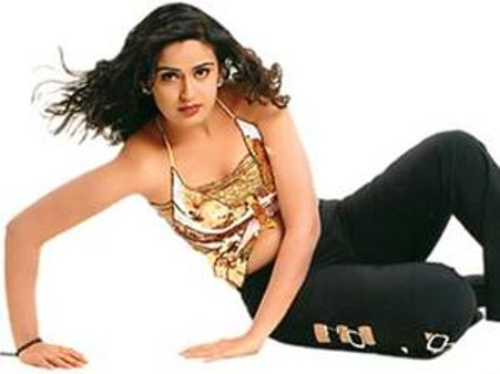 നടി നന്ദിനിയും നിത്യാനന്ദ ശിഷ്യ