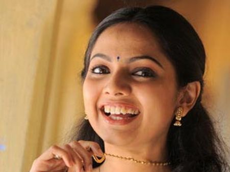 സംവൃതയുടെ മിന്നുകെട്ടും പൊടിപൊടിയ്ക്കും