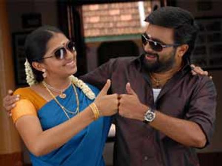 സുന്ദരപാണ്ഡ്യനില്‍ ശശികുമാറിന്‌ 3മലയാളി നായികമാര്‍