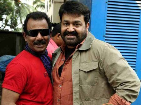 കര്‍മ്മയോദ്ധ നിയമക്കുരുക്കിലേക്ക്