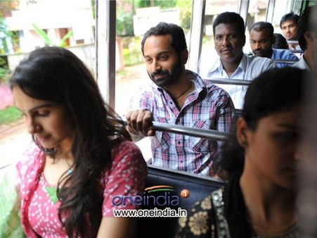 ഇഴയുന്ന അന്നയും റസൂലും