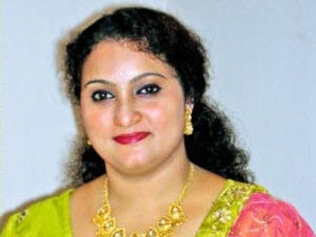 പ്രസീത ഇനി സംവിധായിക