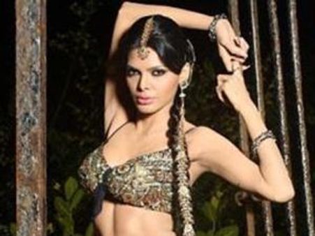 ചിത്രം ലീക്കായി, ഷെര്‍ലിന്‍ ചോപ്രയെ മാറ്റിയേക്കും