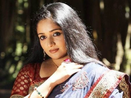 നാടന്‍ പെണ്‍കുട്ടിയായി കറങ്ങി നടക്കണമെന്ന് കാവ്യ