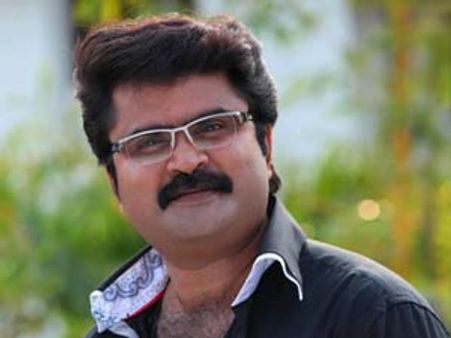 അനൂപ് മേനോന് ഒരു മാസം ഇന്റര്‍വെല്‍