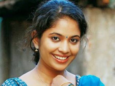 ശ്യാമപ്രസാദിന്റെ ആര്‍ട്ടിസ്റ്റില്‍ ബോള്‍ഡായി സൃന്ദ