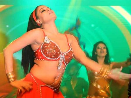 നാ നിമ്മ ഹീറോയിന്‍: സില്‍ക്കായി വീണ