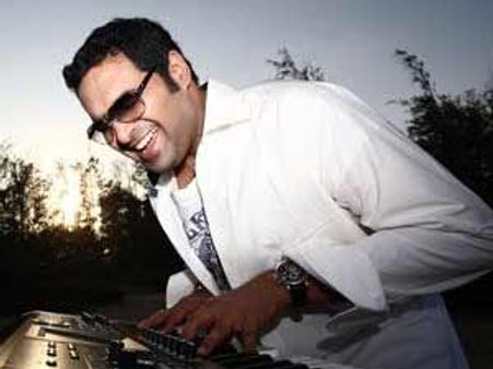 12 ഗാനങ്ങളുള്ള പ്രണയചിത്രവുമായി രാജേഷ് വിജയ്‍