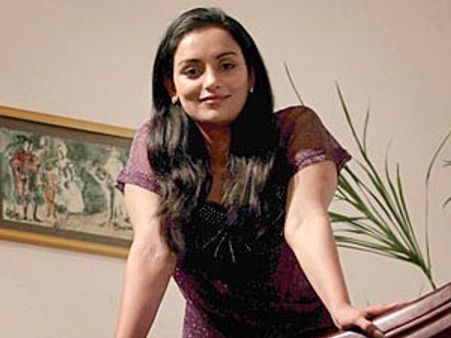 അവതാരകവേഷത്തില്‍ ശ്വേത മേനോന്‍ തിരിച്ചെത്തുന്നു