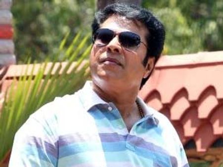 ക്ലീന്‍ ഷേവ് മാത്തുക്കുട്ടിയായി മമ്മൂട്ടി