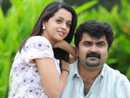 ആംഗ്രി ബേര്‍ഡ്‌സിലൂടെ അനൂപ് മേനോന്‍ - ഭാവന വീണ്ടും