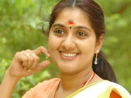 ഫേസ്ബുക്കിലൂടെ നടിയോട് ഐലവ്‌യു; യുവാവ് പിടിയില്‍
