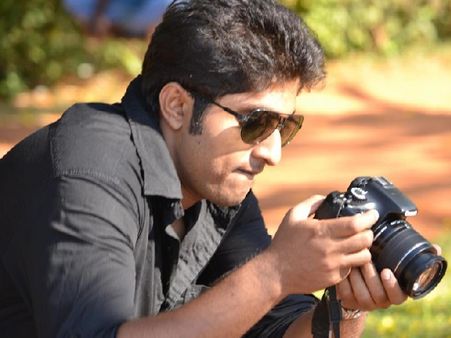 തിരയില്‍ വിനീത് നായകനാക്കുന്നത് സഹോദരനെ?