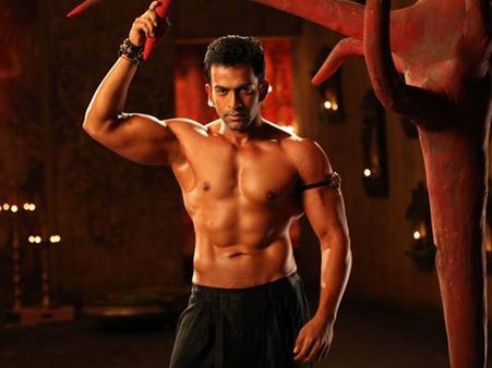 തീവില: മുംബൈയില്‍ പൃഥ്വിയ്ക്ക് വീട് കിട്ടുന്നില്ല