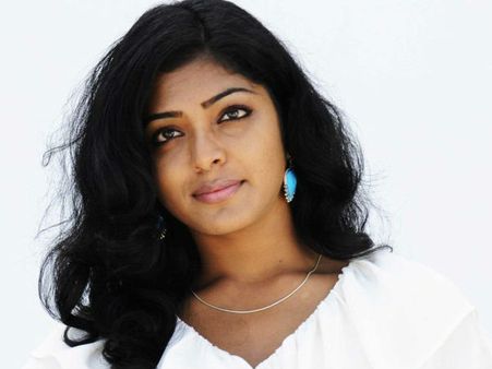 റിമ കാസര്‍ക്കോട് ശൈലി പഠിയ്ക്കുന്നു