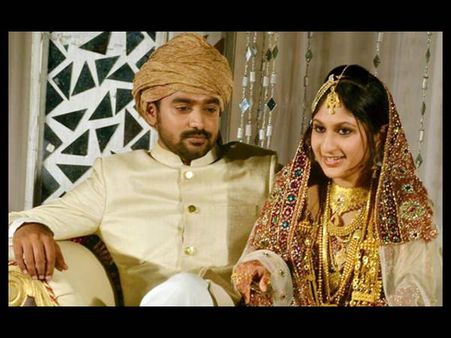 ഹണിമൂണ്‍; ആസിഫും സമയും റോഡ് ട്രിപ്പിന്