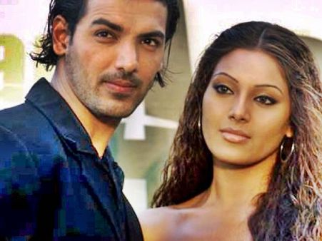 റസ്റ്റോറന്‍റില്‍ ബിപാഷ; ജോണ്‍ കഴിയ്ക്കാതെ പോയി