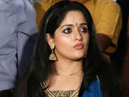 കാവ്യയുടെ ഇംഗ്ലീഷ് പ്രസംഗം നെറ്റില്‍ ഹിറ്റ്