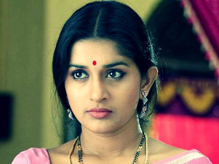 ഗീതാഞ്ജലിയുടെ പ്രേതം ബാധിയ്ക്കുന്നത് മീരയെ?