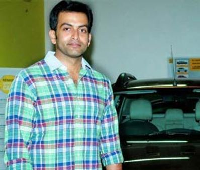 പൃഥ്വിയുടെ പോര്‍ഷെയ്ക്ക് ഫാന്‍സിനമ്പറിന്റെ തിളക്കം