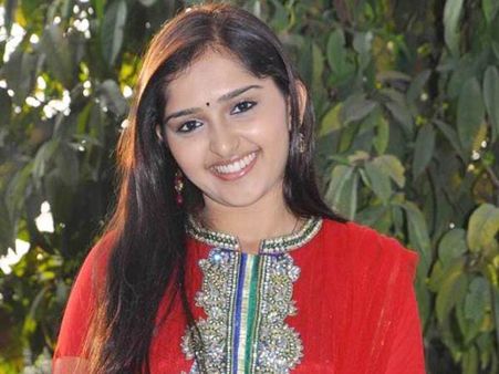 താന്‍ മറ്റുള്ളവരെപ്പോലെയല്ലെന്ന് സനുഷ