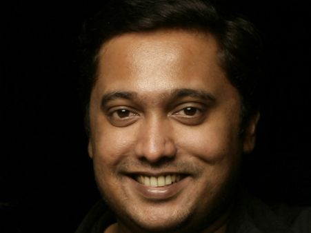 ലെഫ്റ്റ് റൈറ്റ് ലെഫ്റ്റിന് രാഷ്ട്രീയമുണ്ട്