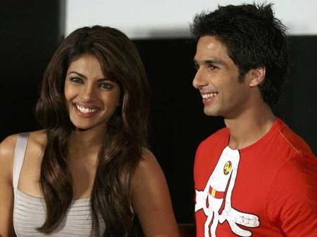 പ്രിയങ്കയ്ക്ക് കൂട്ടിരിക്കാന്‍ ഷാഹിദ് ലീവെടുത്തു