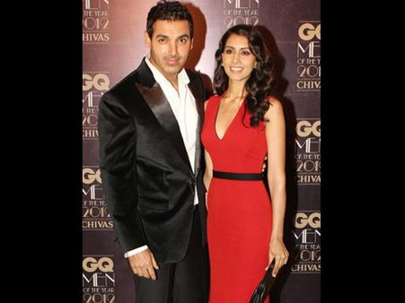 ജോണ്‍ എബ്രഹാം നേരത്തെ വിവാഹിതനായിരുന്നോ?