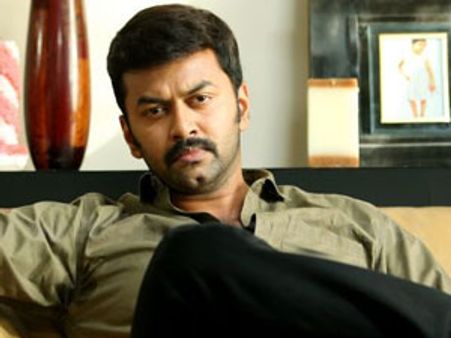 'വി' ഭാഗ്യാക്ഷരമാണെന്ന് ഇന്ദ്രജിത്ത്