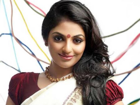മൈഥിലി ആക്ഷന്‍ നായികയാവുന്നു,ഡ്യൂപ്പ് ഇല്ലാതെ !